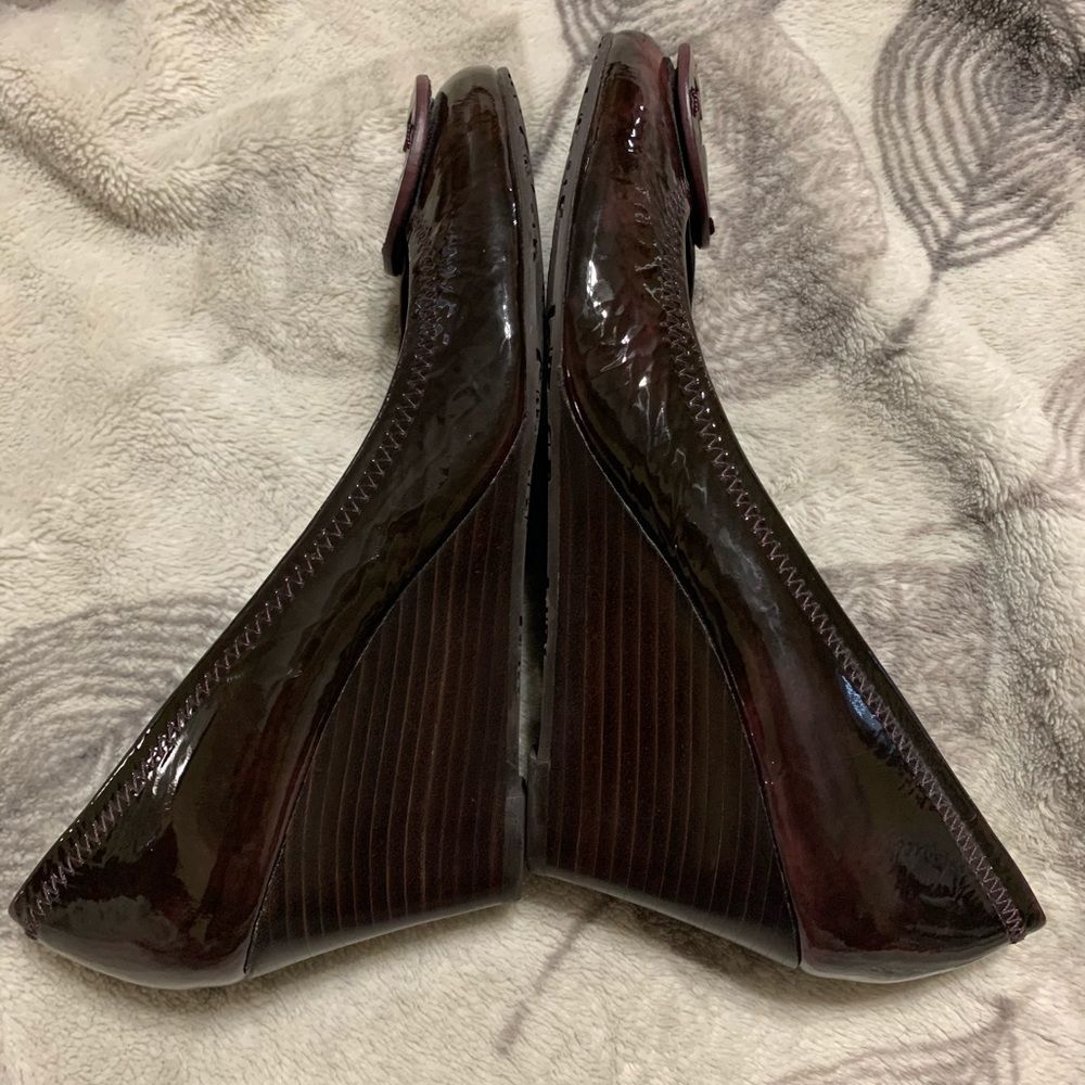 SOLD! Authentic Tory Burch Wedges - Picture 4 of 8
